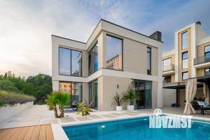 Дом 280м², 2-этажный, участок 7 сот.  