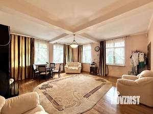Дом 300м², 4-этажный, участок 12 сот.  