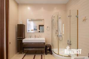 Дом 250м², 2-этажный, участок 15 сот.  