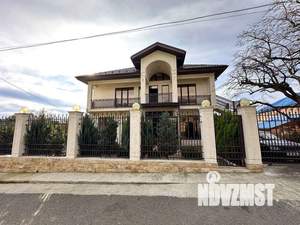 Дом 550м², 3-этажный, участок 8 сот.  