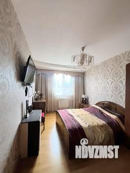 Дом 300м&sup2;, 3-этажный, участок 7 сот.  