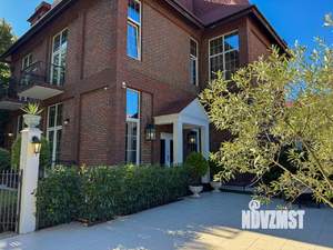 Коттедж 240м², 2-этажный, участок 7 сот.  