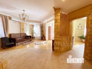 Коттедж 550м², 3-этажный, участок 5 сот.  