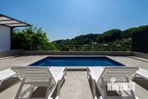 Дом 160м², 2-этажный, участок 6 сот.  