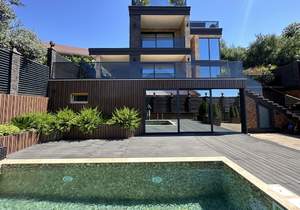 Дом 300м², 3-этажный, участок 5 сот.  