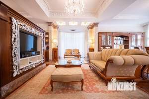 Дом 360м², 3-этажный, участок 14 сот.  