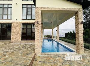 Дом 250м², 2-этажный, участок 10 сот.  