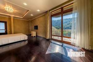 Дом 350м², 2-этажный, участок 10 сот.  