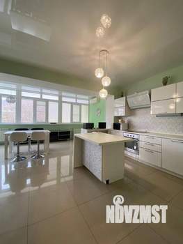 Таунхаус 420м², 5-этажный, участок 2 сот.  