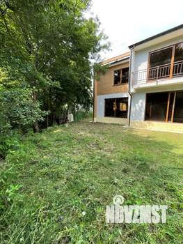 Коттедж 324м², 2-этажный, участок 6 сот.  