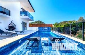 Дом 250м², 2-этажный, участок 6 сот.  