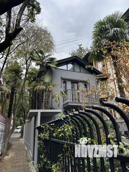 Дом 150м&sup2;, 3-этажный, участок 3 сот.  