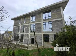 Коттедж 330м², 3-этажный, участок 6 сот.  