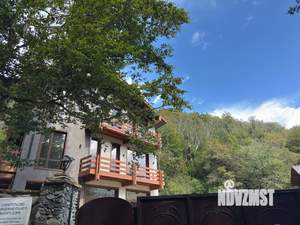 Дом 300м², 3-этажный, участок 6 сот.  