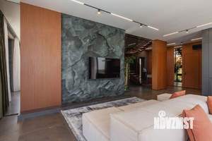 Коттедж 240м², 2-этажный, участок 5 сот.  