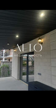 Дом 293м&sup2;, 3-этажный, участок 12 сот.  