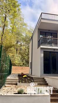 Дом 250м², 3-этажный, участок 5 сот.  