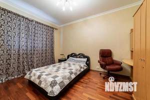 Коттедж 340м², 3-этажный, участок 3 сот.  