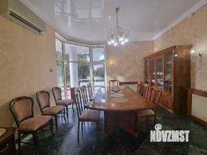 Дом 550м², 4-этажный, участок 20 сот.  