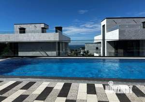 Коттедж 240м², 2-этажный, участок 6 сот.  