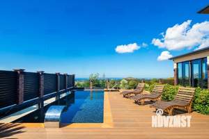 Дом 200м&sup2;, 2-этажный, участок 8 сот.  