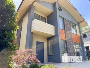 Дом 180м², 2-этажный, участок 5 сот.  