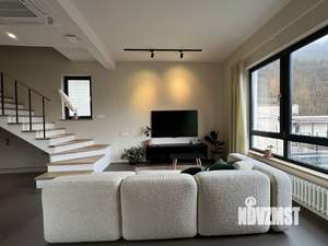 Дом 190м², 3-этажный, участок 10 сот.  