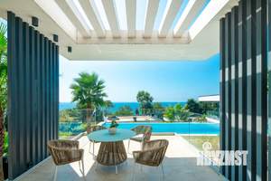 Дом 410м², 2-этажный, участок 10 сот.  