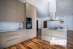 Дом 150м², 2-этажный, участок 6 сот.  