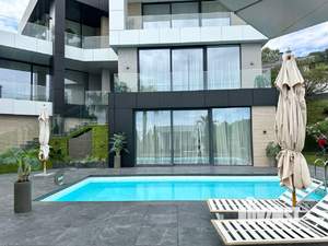 Дом 845м², 3-этажный, участок 10 сот.  