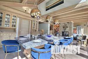 Дом 234м², 2-этажный, участок 9 сот.  