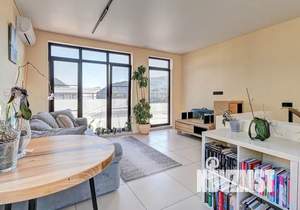 Коттедж 212м², 2-этажный, участок 5 сот.  