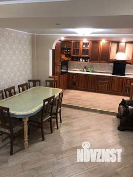 Дом 250м&sup2;, 3-этажный, участок 6 сот.  