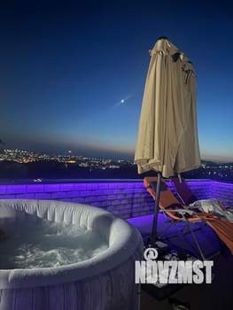 Дом 100м&sup2;, 2-этажный, участок 3 сот.  