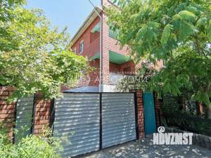 Дом 286м², 3-этажный, участок 10 сот.  