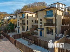 Коттедж 190м², 3-этажный, участок 4 сот.  