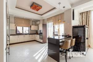 Дом 410м², 3-этажный, участок 10 сот.  