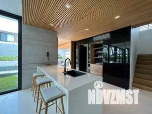 Дом 220м², 2-этажный, участок 6 сот.  