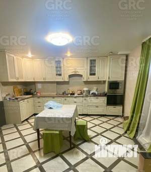 Дом 180м², 3-этажный, участок 6 сот.  