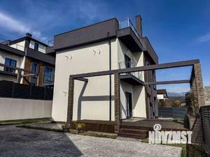 Дом 220м², 3-этажный, участок 4 сот.  