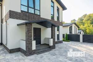 Дом 198м², 2-этажный, участок 4 сот.  