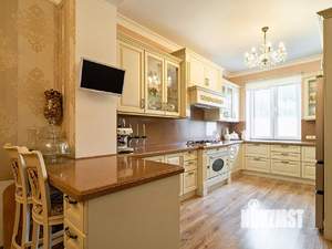 Дом 270м², 2-этажный, участок 8 сот.  