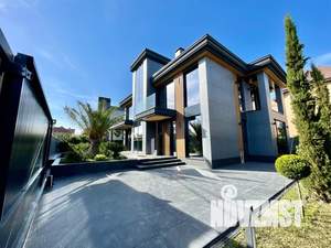 Дом 300м&sup2;, 2-этажный, участок 11 сот.  