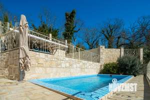 Дом 200м², 3-этажный, участок 6 сот.  