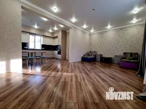 Дом 184м², 2-этажный, участок 9 сот.  