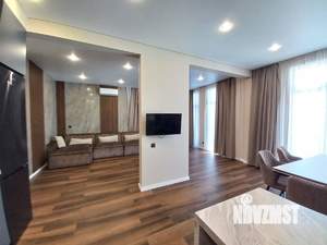 Дом 160м², 3-этажный, участок 3 сот.  