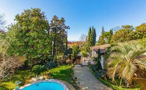 Дом 800м², 3-этажный, участок 11 сот.  