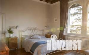 Дом 270м², 3-этажный, участок 15 сот.  