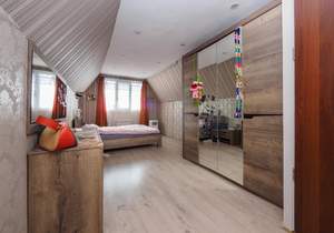 Дом 100м², 3-этажный, участок 6 сот.  