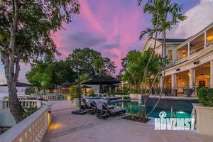 Дом 800м², 3-этажный, участок 50 сот.  